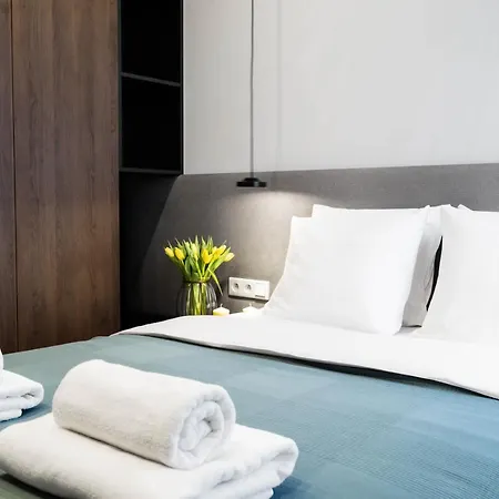 Househost Apartment: Miodowa 42/30 Street * Cracovia